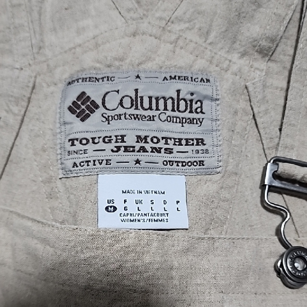 Columbia Light Tan Outdoor Capris